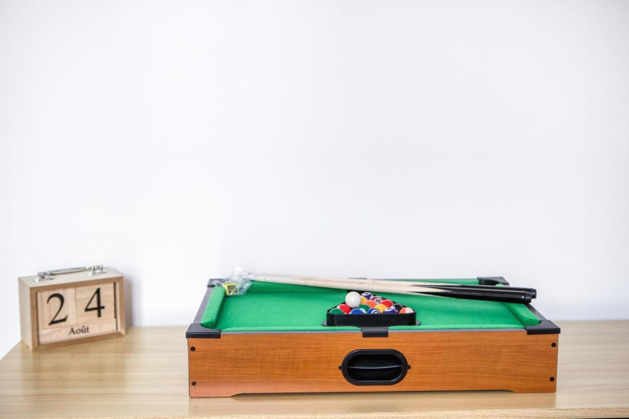 Ferienwohnung Grand Line - Parking- Métro 5 - Easy Check-in - Netflix - Disney Plus Pantin Exterior foto