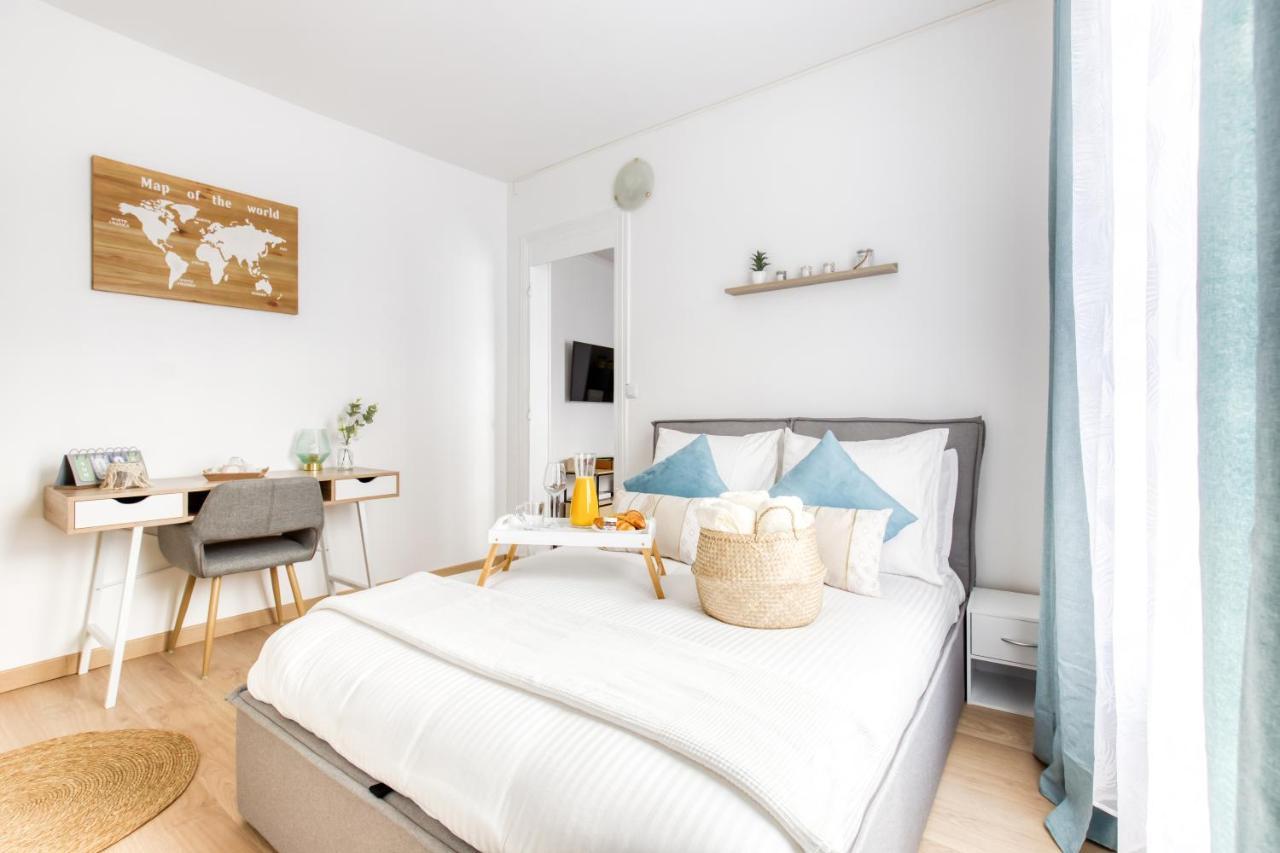 Ferienwohnung Grand Line - Parking- Métro 5 - Easy Check-in - Netflix - Disney Plus Pantin Exterior foto